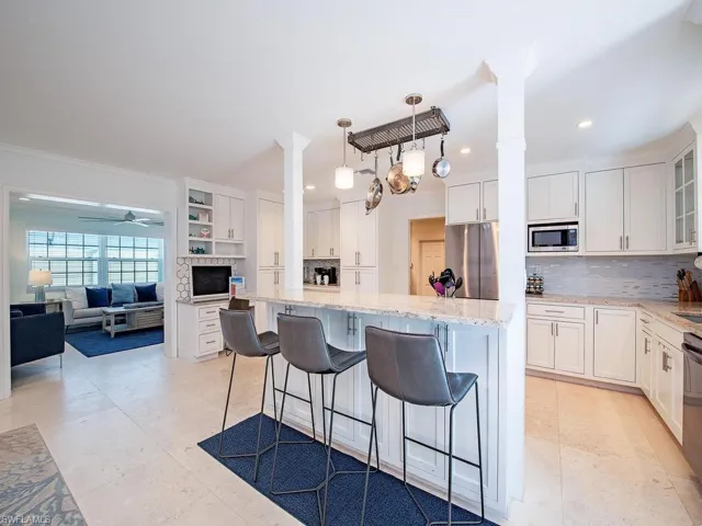 1195  14th N AVE, Naples, FL 34102