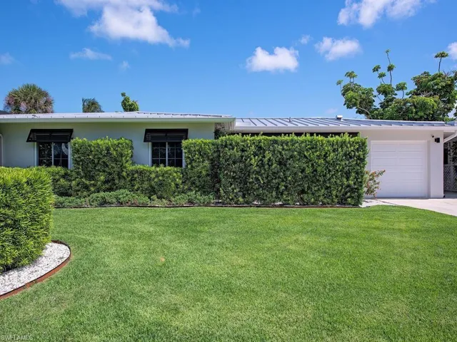 1195  14th N AVE, Naples, FL 34102