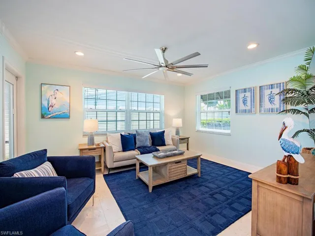 1195  14th N AVE, Naples, FL 34102