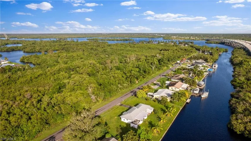 Schneider DR, Fort Myers, FL 33905,225061745