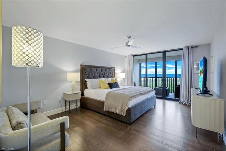 Large primary bedroom with easy access to the lanai.