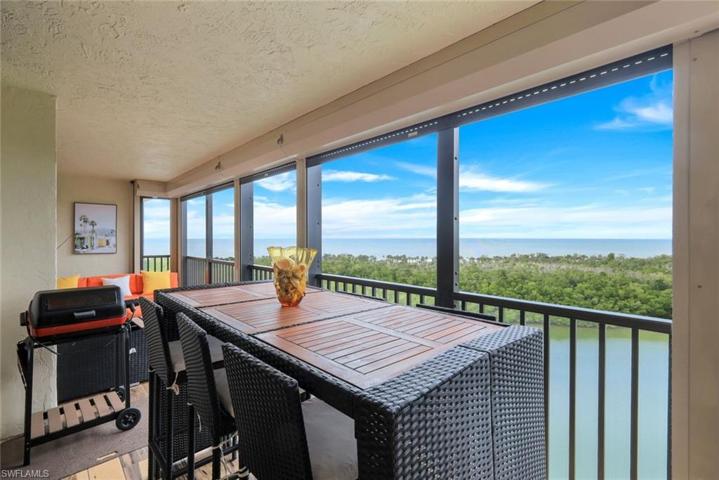 This table is perfect for watching the sun set in the Western sky.