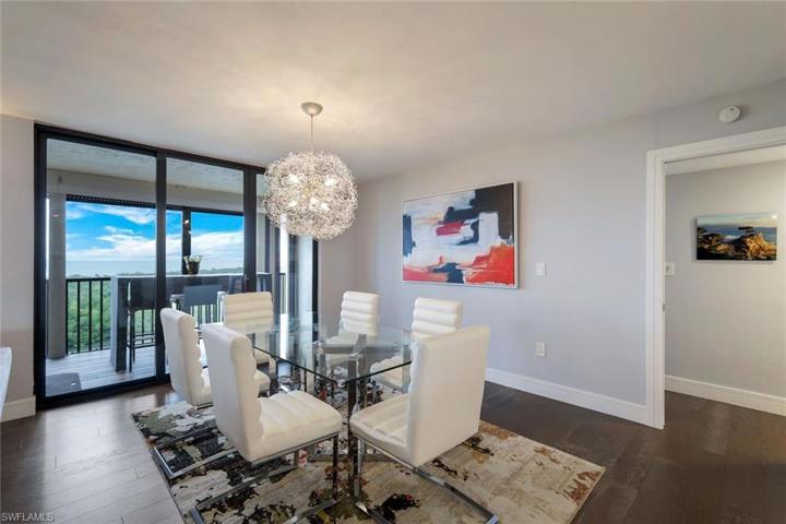 LARGE dining area -- with sunset views!