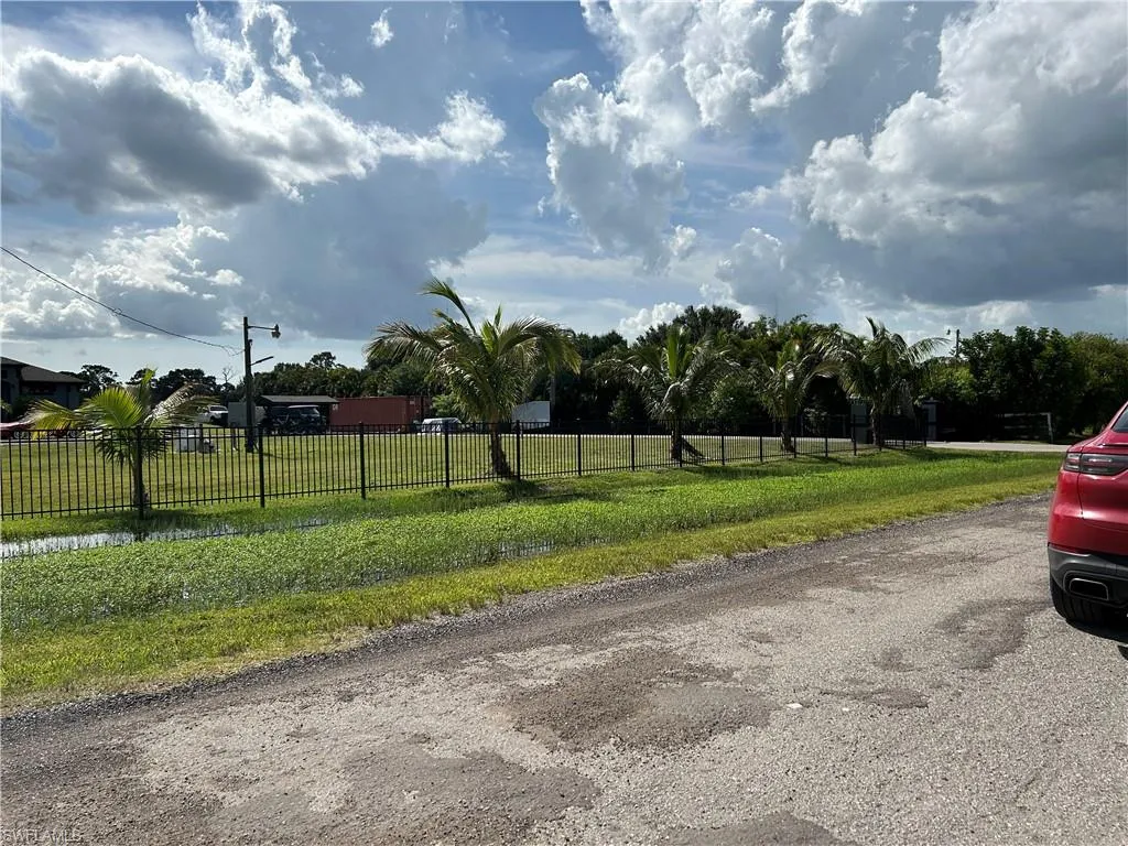19781 Woodbridge LN, North Fort Myers, FL 33917,2025000223