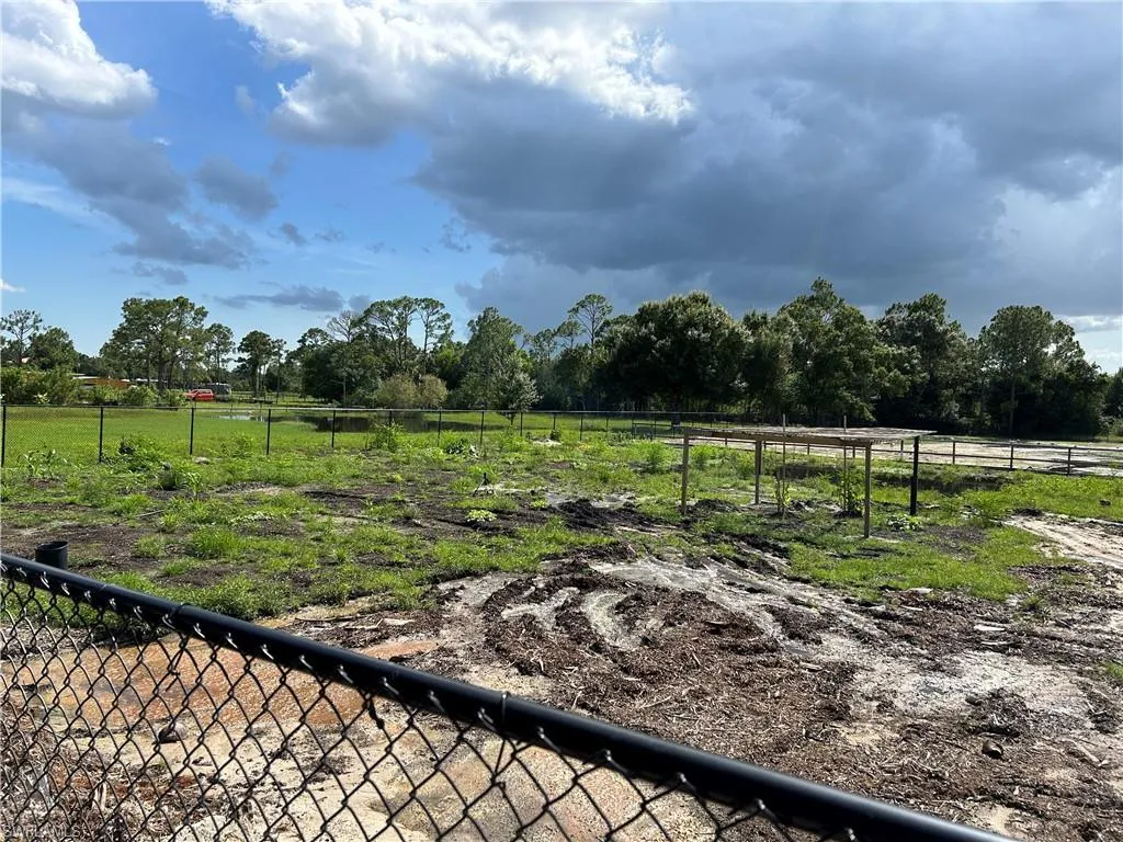 19781 Woodbridge LN, North Fort Myers, FL 33917,2025000223
