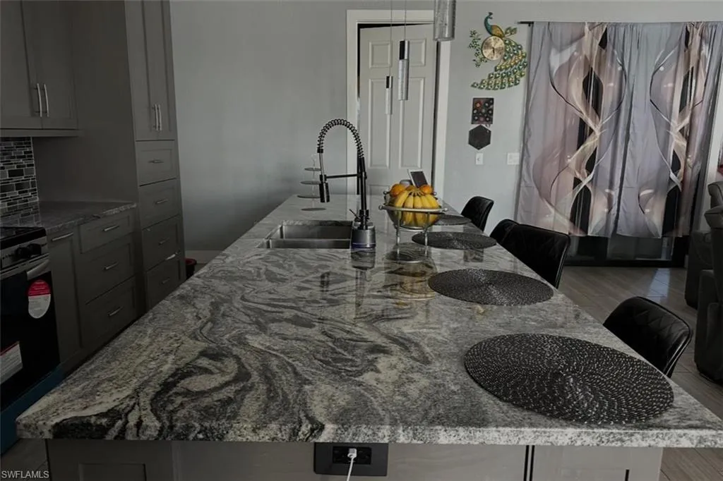 19781 Woodbridge LN, North Fort Myers, FL 33917,2025000223