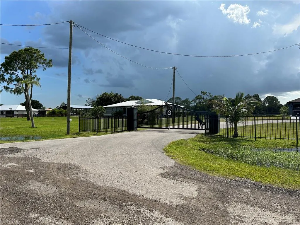 19781 Woodbridge LN, North Fort Myers, FL 33917,2025000223
