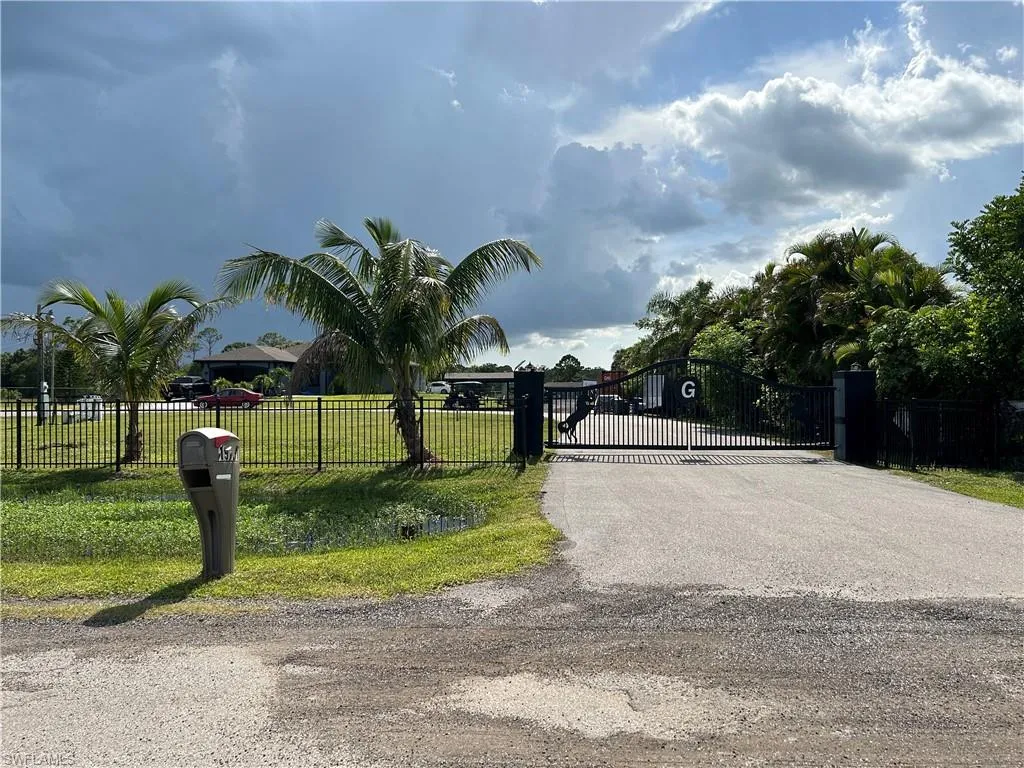 19781 Woodbridge LN, North Fort Myers, FL 33917,2025000223