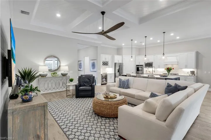 9583 Curlew Dr, Naples, Florida 34120