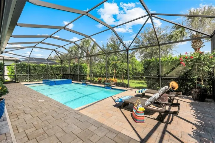 9583 Curlew Dr, Naples, Florida 34120