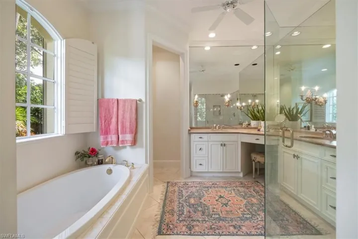 863  Turtle  CT, Naples, FL 34108