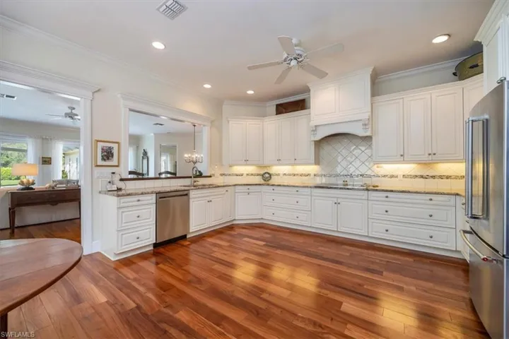863  Turtle  CT, Naples, FL 34108