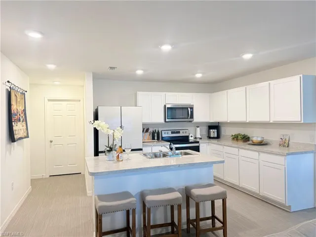 726 Nw Douglas Cir, Cape Coral, Florida 33993