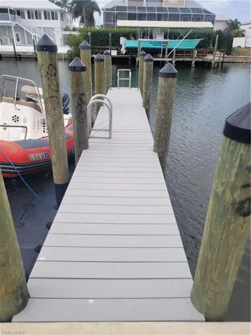 Nice solid dock Deep Water Dir3ct Access