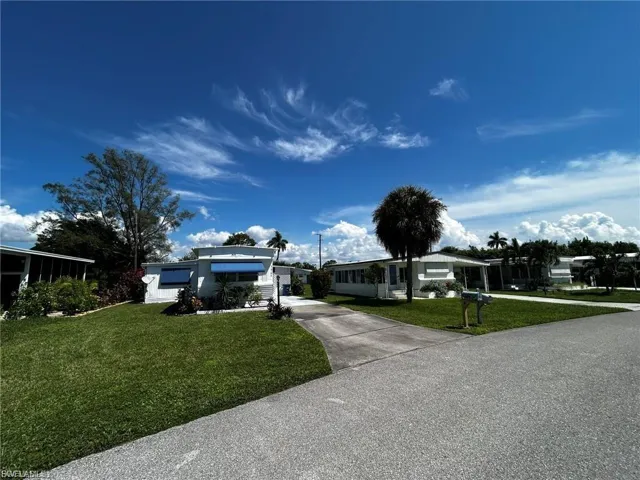 26186 Princess Ln, Bonita Springs, Florida 34135