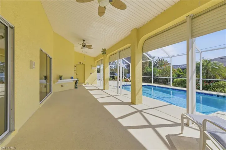 Giant Under Truss Lanai with Storm Shutters