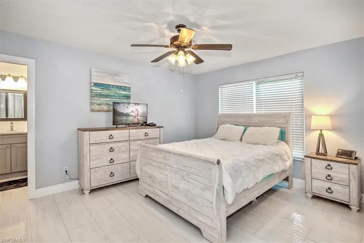 1817 Sw 40th St, Cape Coral, Florida 33914