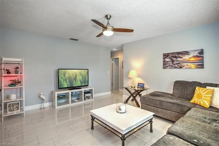1817 Sw 40th St, Cape Coral, Florida 33914