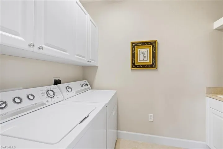 8051  Players Cove  DR, Naples, FL 34113