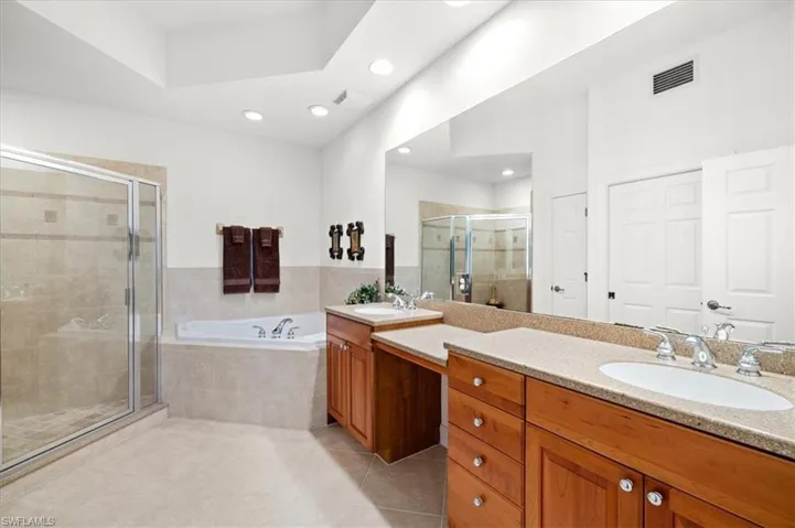 8051  Players Cove  DR, Naples, FL 34113