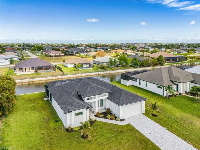 1215 Sw 21st Ave, Cape Coral, Florida 33991