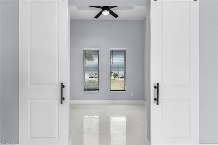 1215 Sw 21st Ave, Cape Coral, Florida 33991