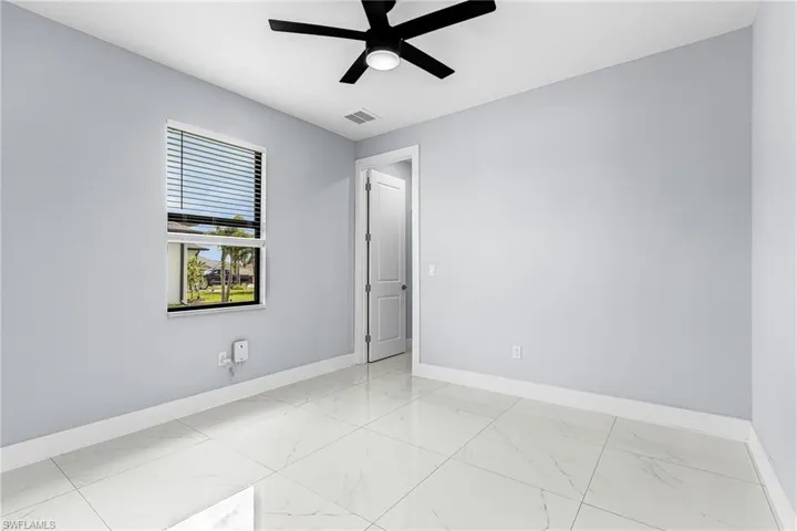 1215 Sw 21st Ave, Cape Coral, Florida 33991