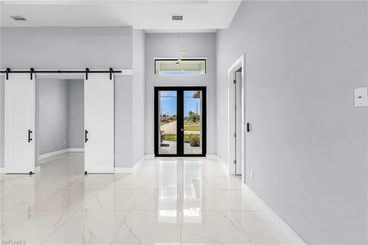 1215 Sw 21st Ave, Cape Coral, Florida 33991