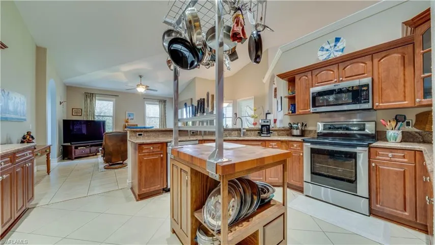 3608 Nw 3rd St, Cape Coral, Florida 33993