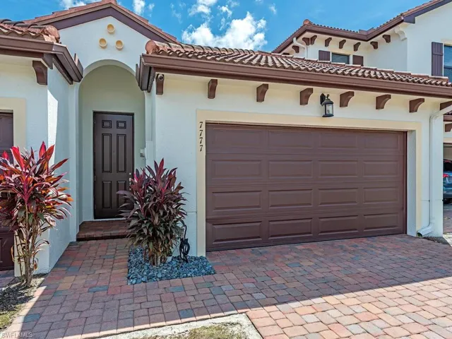 7777  Bristol  CIR, Naples, FL 34120