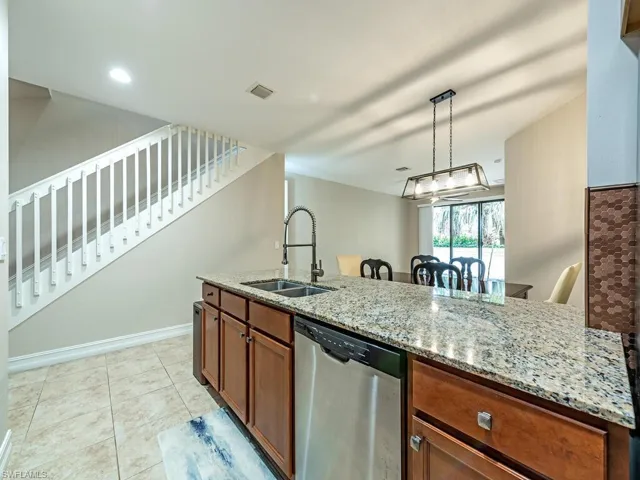Granite counters, copper backsplash & Stainless appliances