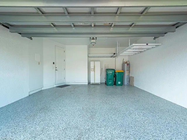 Epoxy Floor & Ceiling Storage