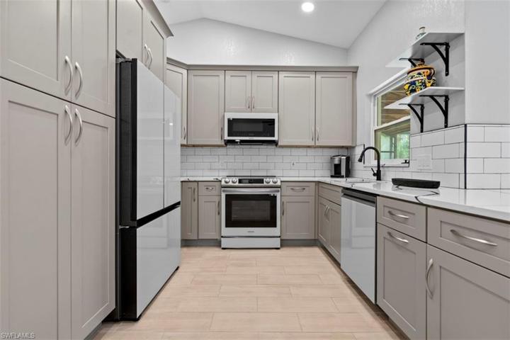 5080 Cherry Wood DR, NAPLES FL 34119