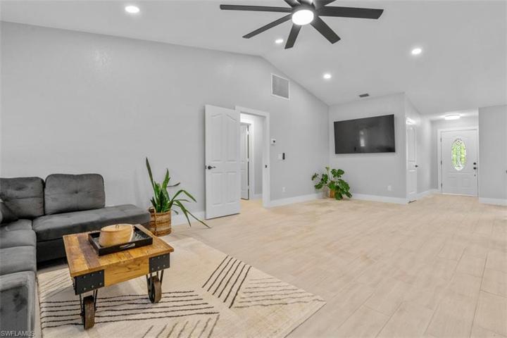 5080 Cherry Wood DR, NAPLES FL 34119