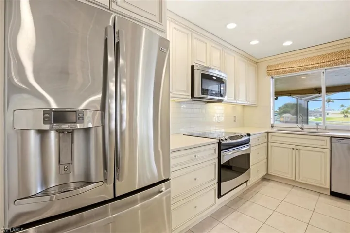 1141 Se 28th Ter, Cape Coral, Florida 33904