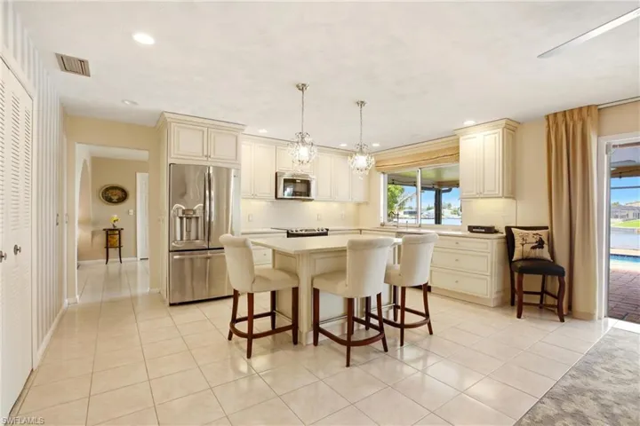 1141 Se 28th Ter, Cape Coral, Florida 33904