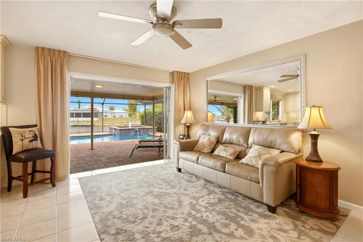 1141 Se 28th Ter, Cape Coral, Florida 33904