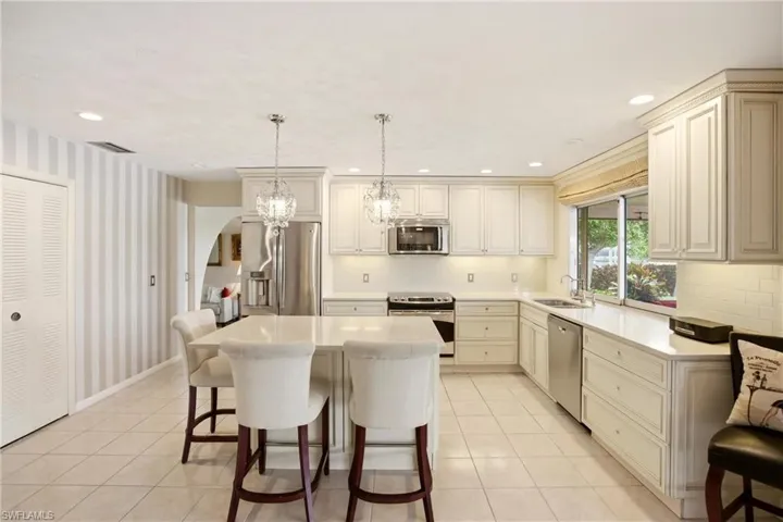 1141 Se 28th Ter, Cape Coral, Florida 33904