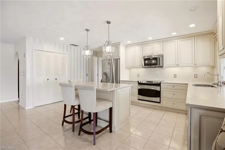 1141 Se 28th Ter, Cape Coral, Florida 33904