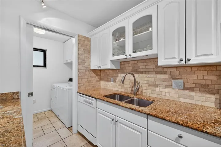 788 Park Shore Dr C25, Naples, Florida 34103