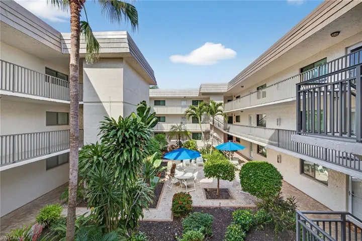 788 Park Shore Dr C25, Naples, Florida 34103