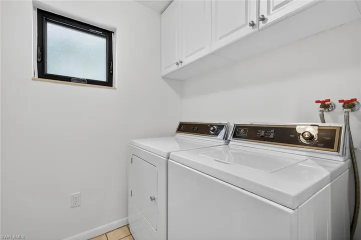 788 Park Shore Dr C25, Naples, Florida 34103