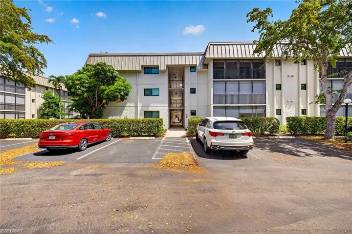 788 Park Shore Dr C25, Naples, Florida 34103