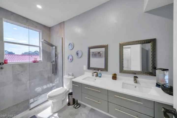 2nd bathroom upstairs