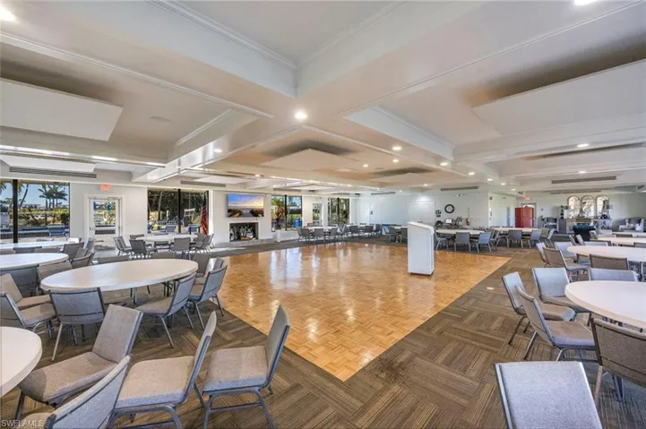 232  Palm  DR, Naples, FL 34112