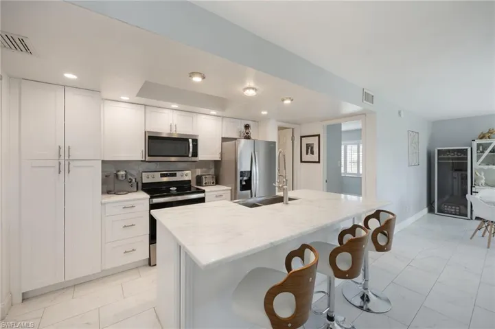 232  Palm  DR, Naples, FL 34112