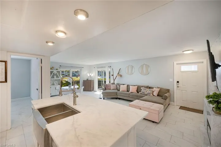 232  Palm  DR, Naples, FL 34112
