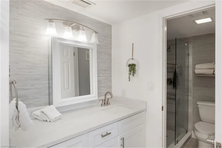 232  Palm  DR, Naples, FL 34112