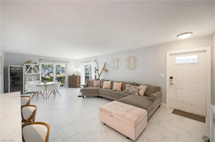 232  Palm  DR, Naples, FL 34112