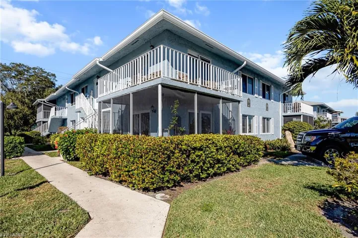 232  Palm  DR, Naples, FL 34112